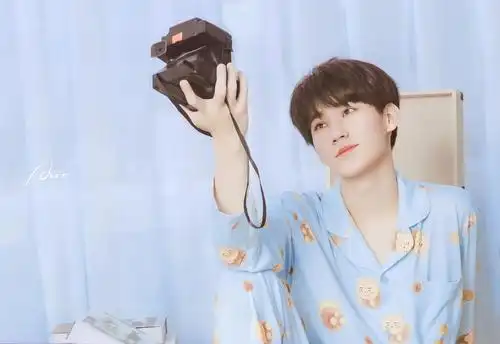 既是翩翩公子张真源也是实力派正剧脸你的野蛮男友张真源张真源帅