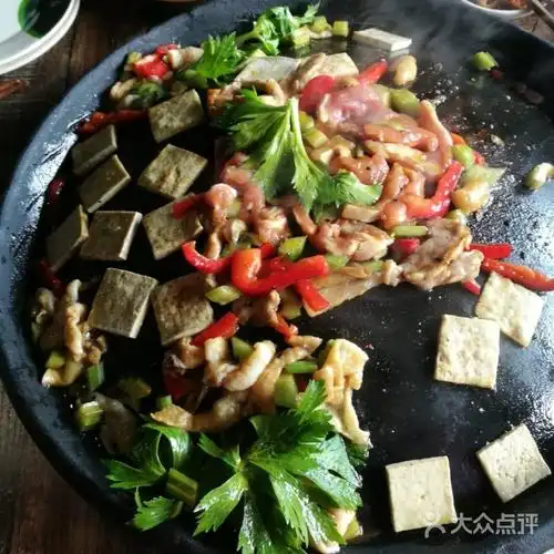 黔香大吉祥烙锅贵州小豆腐