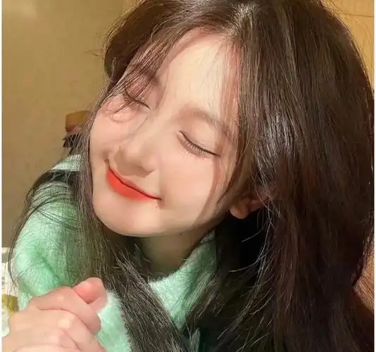 阳光洒进来的样子谁会不心动呢#春天  #头像分享  #女生头像