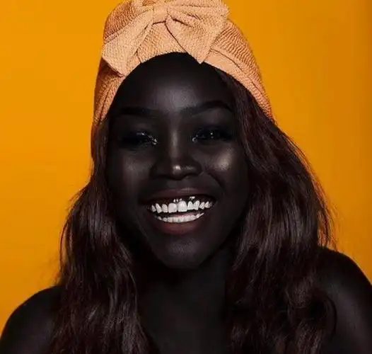 连牙龈嘴唇都是黑的,却美得让人难以忘怀|亚克|肤色|黑皮肤_网易订阅