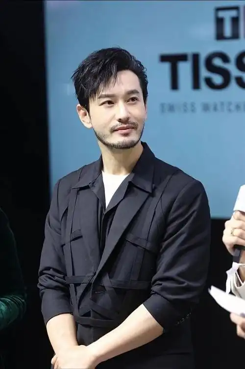 43岁黄晓明留胡须不显老,反而很有男人味,真是越来越有型了