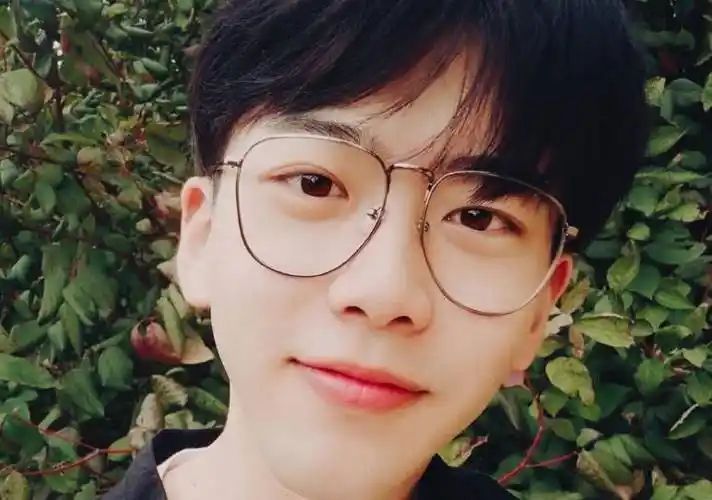 原创费启鸣从网红到圈内的红人用励志的成长诠释英雄不问出处之理