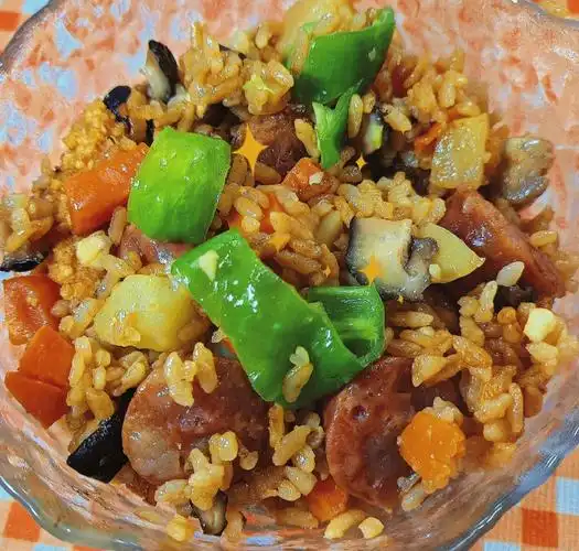 有手就会的懒人土豆腊肠焖饭