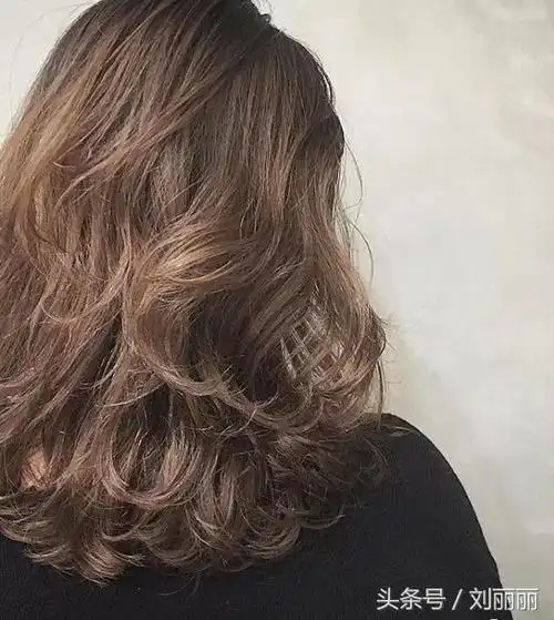 最受欢迎的烫发20款,洋气时尚美如仙无论全头小卷卷还是发尾大波浪