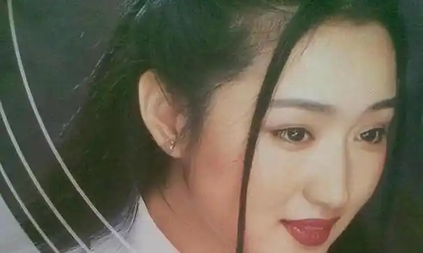 真是没想到,52岁"至今未婚"的杨钰莹,才是真正的人生赢家!