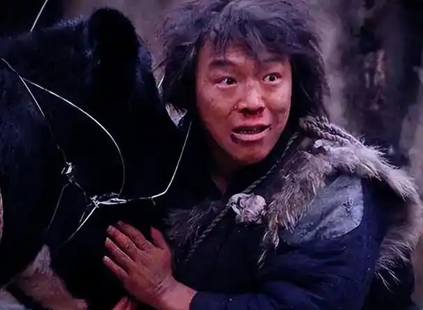 到了2006年,新冒头的宁浩导演筹备了一部电影《疯狂的石头》.