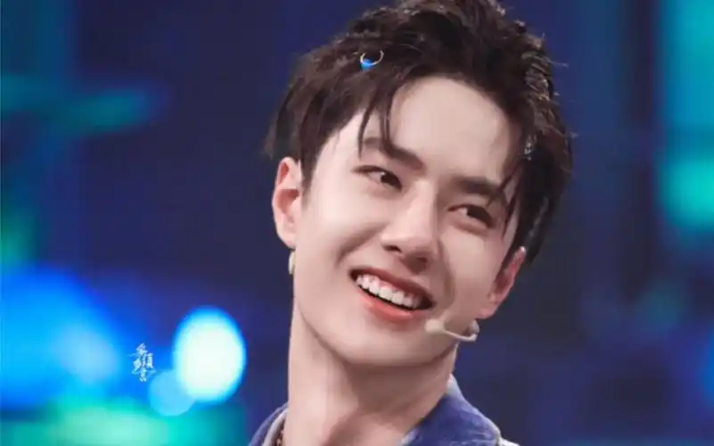 (30天安利王一博)day6:甜甜的括弧笑