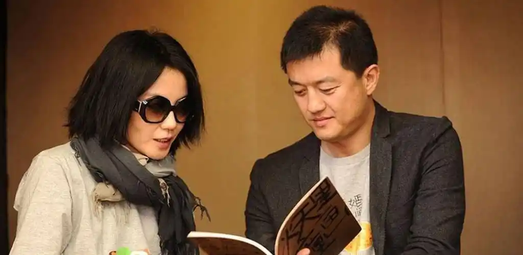 想起当年谢霆锋为王菲结婚,撕心裂肺的唱的那首歌.