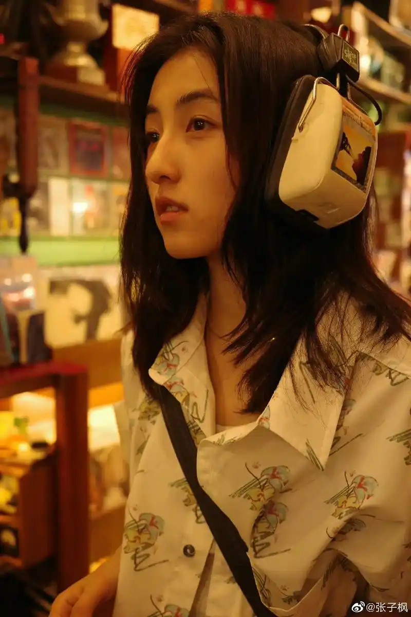 少年感.#张子枫 #分享照片 - 抖音