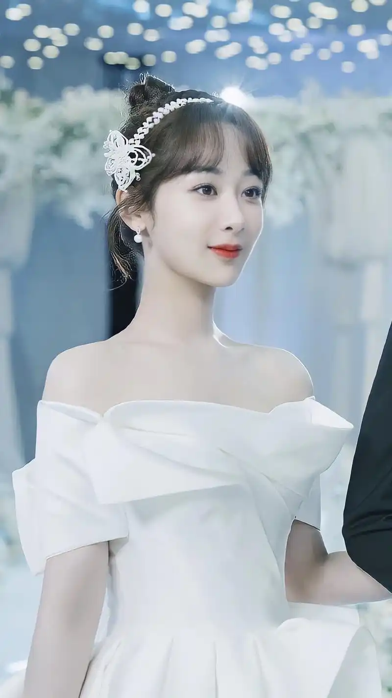 女明星婚纱造型杨紫娇俏赵丽颖耍酷迪丽热巴秀曲线刘诗诗仙女落泪