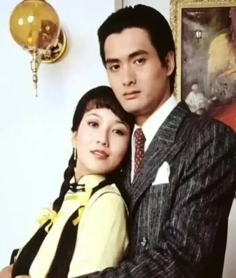 周润发赵雅芝38年后重聚,两人穿得像情侣,男神女神风采不减!