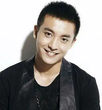 男生发型 男生短发 >> 板寸平头发型图片 小平头发型的步骤(4)[男生