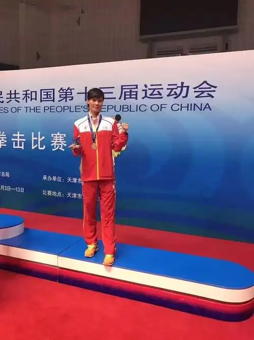 拳击锦标赛李倩,杨文璐,杨晓丽同学争得荣誉两金一银2015年全国女子