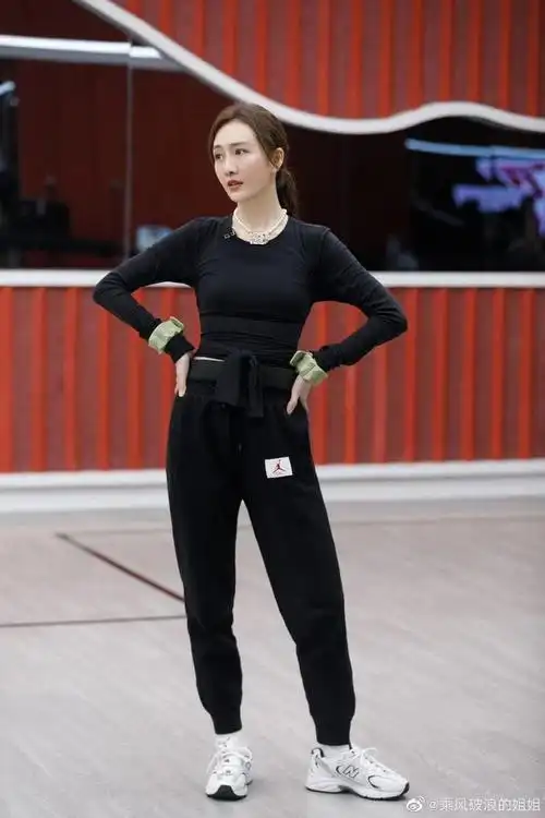可甜可御!王鸥练舞秀好身段 舞蹈功底不输专业