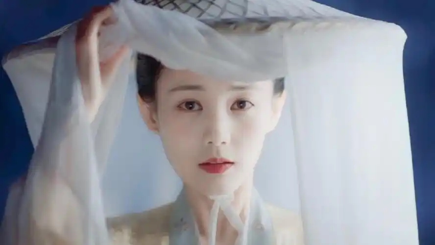 一个黄蓉就够了,出道7年的李一桐,偏偏又演活3个古装女神