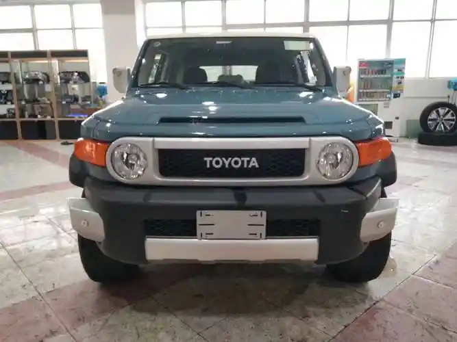 丰田系中的fj酷路泽硬派越野suv