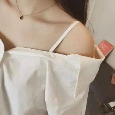 锁骨头像女高清高清好看的性感露锁骨部位女生头像图片