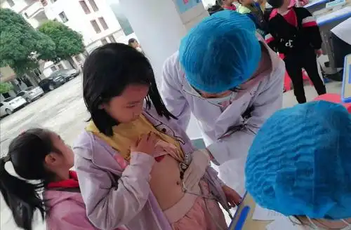 关注健康,关爱成长——百敏村小学学生健康体检活动