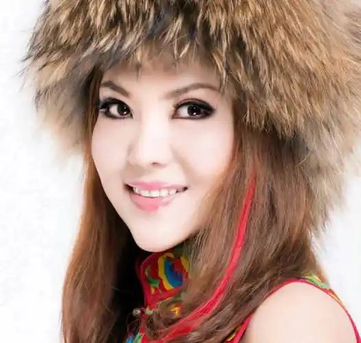 歌手乌兰图雅:事业大红大紫,却和爱人有缘无分,至今还是单身_杜枫