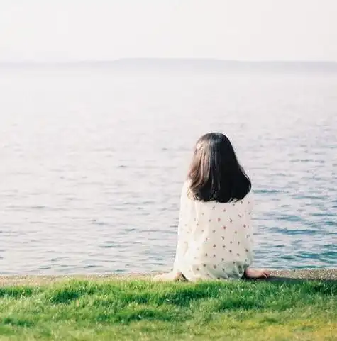 女生头像小清新文艺旅行短发背影唯美怀旧胶片摄影