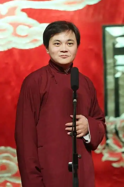 高峰不是相声演员,他是直眉瞪眼奔着艺术家去的