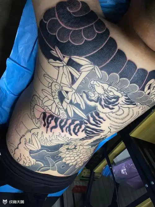 满背老虎_纹身图案手稿图片_南京雕柏(老传统)的纹身作品集