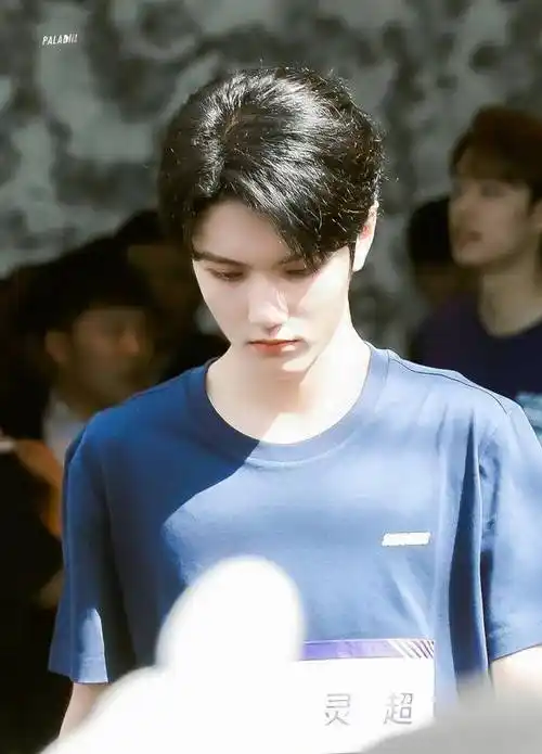 网曝灵超与网约车司机吵架,马思纯扔垃圾张一山小便赖冠霖吐痰!