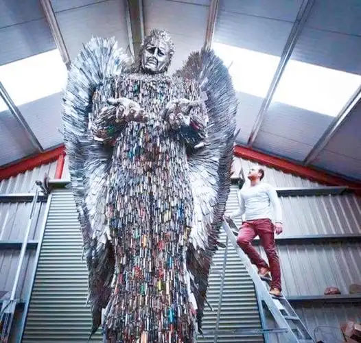 10万把凶刀当材料做成天使雕像每把背后都是一件凶案