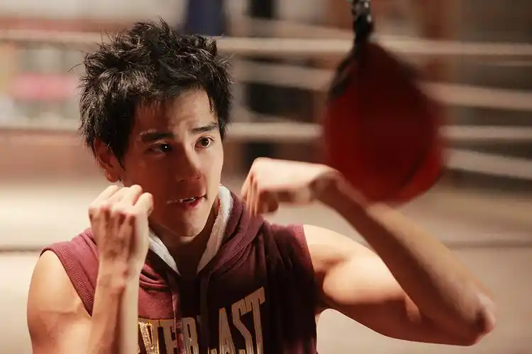 彭于晏图片 彭于晏《近在咫尺的爱恋》图片