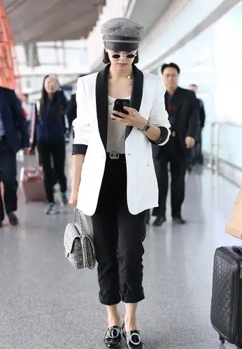 王子文太飒了!西装穿得这么摩登有气质