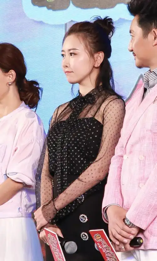 毛俊杰出席电影幸福马上来北京首映礼首次回应结婚产女