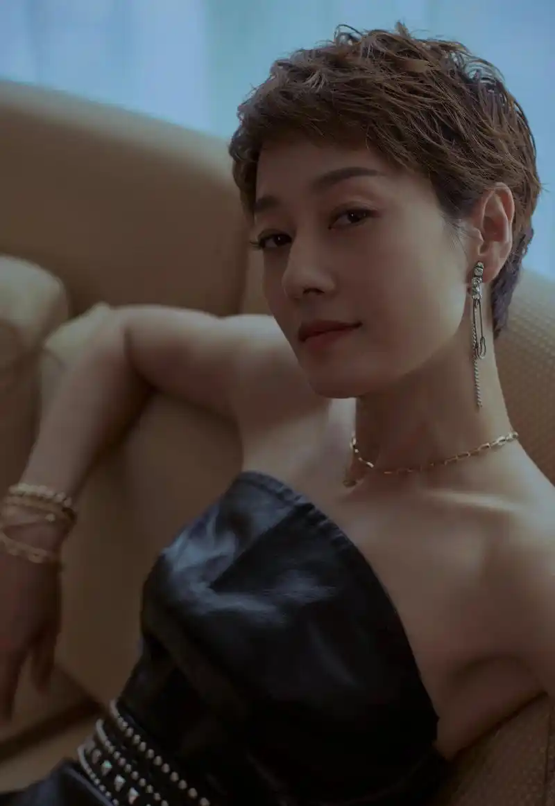 发型对气质影响多大?看马伊琍就知道,长发像大妈,短发更有韵味