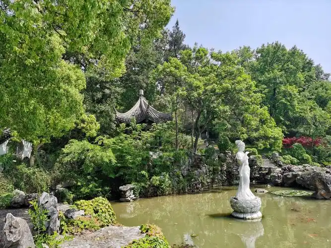 《玉潭凝碧》再现了玉女潭的秀丽风光