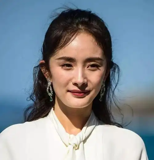 谁让"脸垮"那么显老呢?