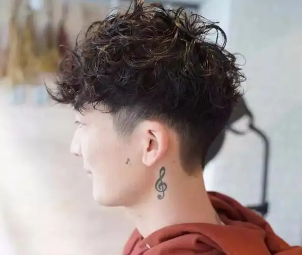 男孩烫发发型,男生烫发好看吗图7