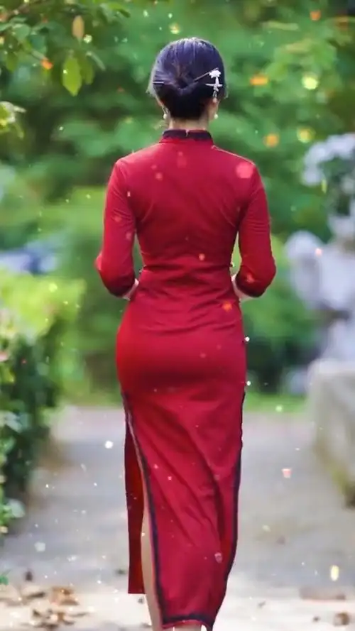 这字是令人卷迷的的背影,优雅高贵有气质