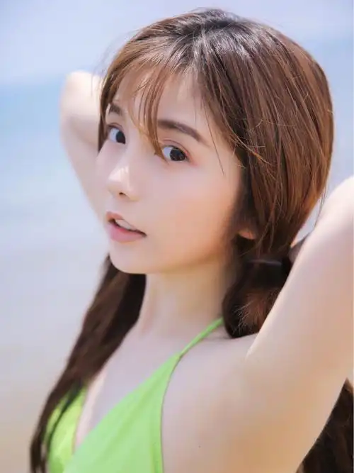 美丽泳装美少女超清纯男生趁你的女孩还年轻带她去海边吧