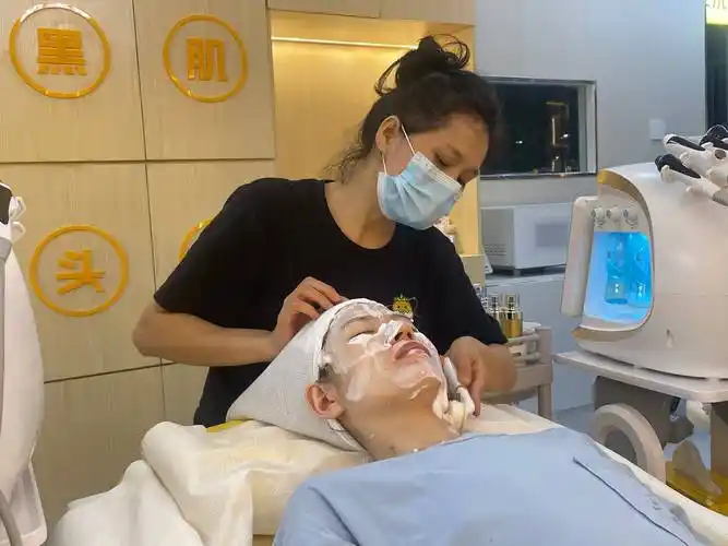 洗脸吧盛行之谜:男士护肤与轻美容的革新