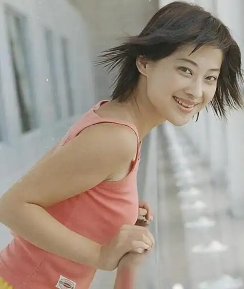 回顾梅婷黑眼圈重又显老算不算美女看她和殷桃的合照就知道