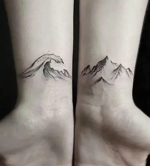 适合情侣的手腕雪山纹身图案
