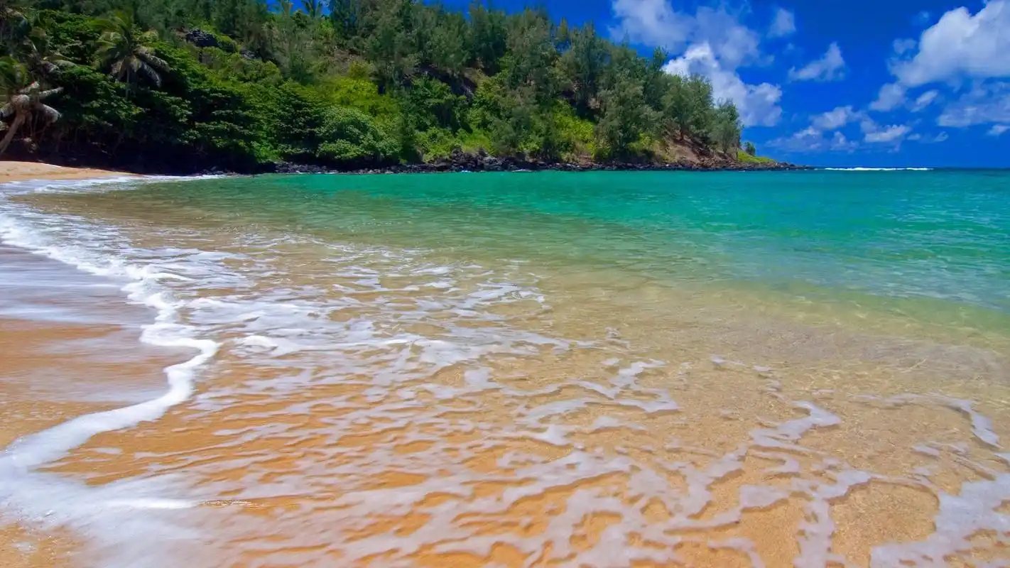 精选夏日清凉蓝天大海沙滩度假风景高清电脑桌面壁纸下载
