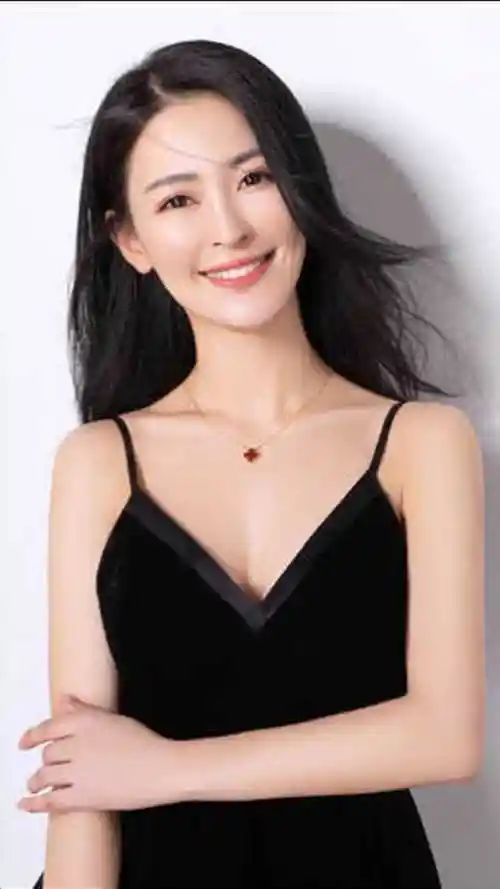 越漂亮的女人越危险,竭尽所能魅惑男人的心,好可怕