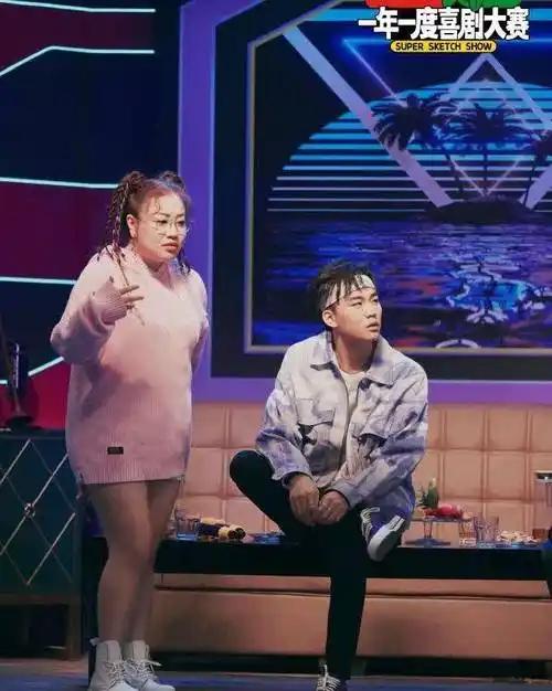 同年,她还在喜剧传承类综艺《金牌喜剧班》中当选为陈佩斯班级的金牌