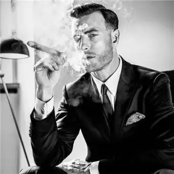 男士大叔抽烟霸气头像图片 霸气头像图片大全 -【爱个性】