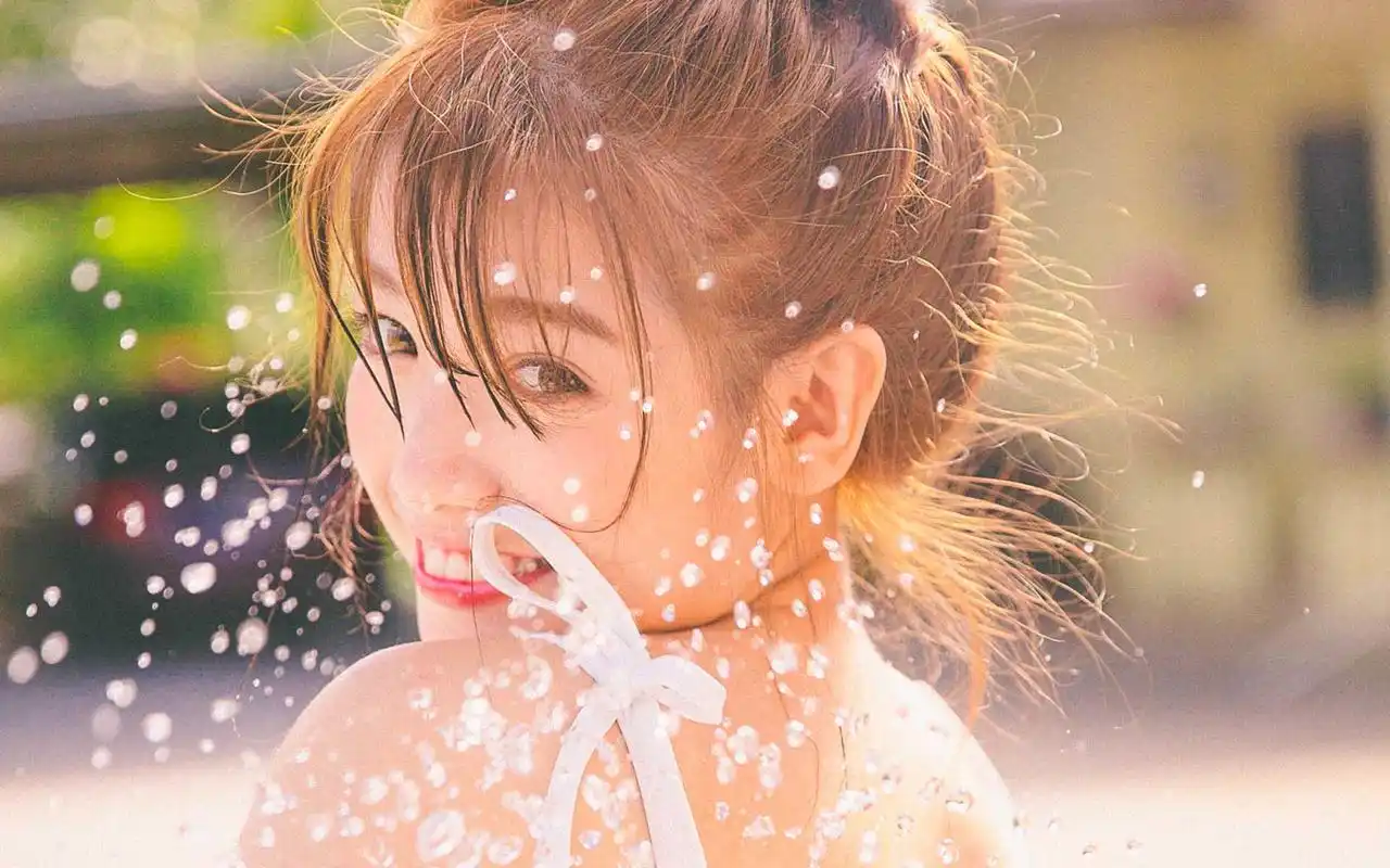 可爱清纯美女夏日甜美写真图片壁纸