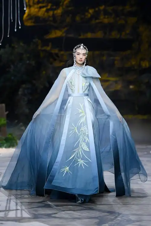 熊英盖娅传说2022春夏系列乾坤方仪发布会在京举行