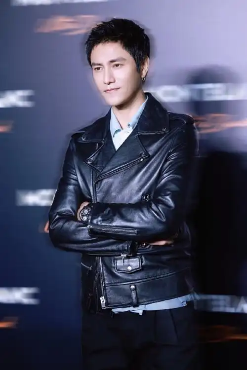 陈坤酷黑皮衣造型
