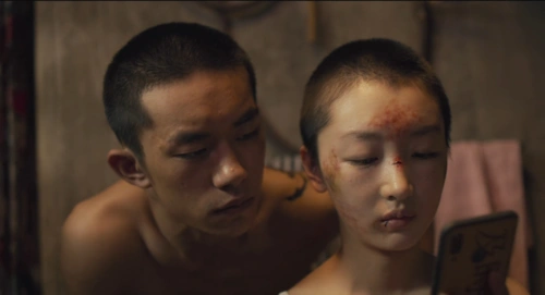 电影《少年的你》海报大赏 韩国版被喷修图修的辣眼睛