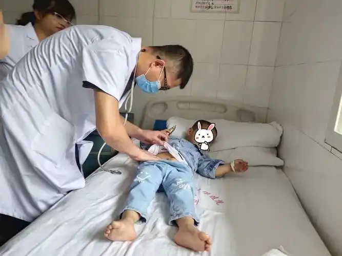 海珠扶贫故事用耐心和细致换真心儿科大夫陈少藩的扶贫坚守