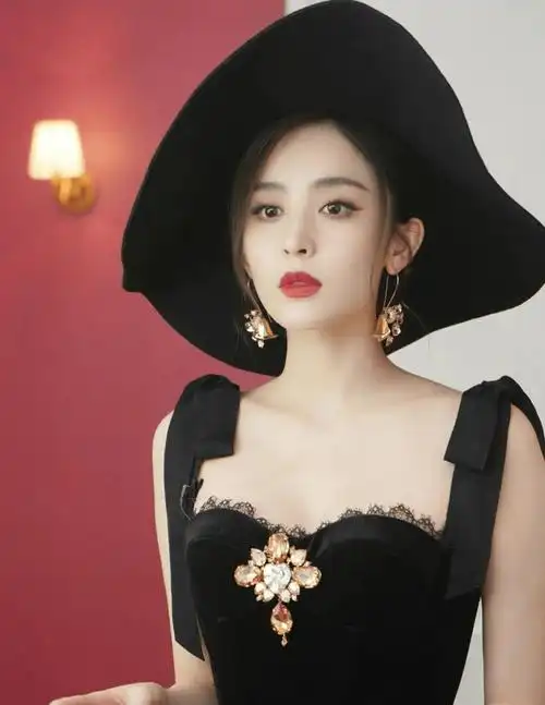 这谁顶得住嘛人间极品古力娜扎饱满有料着实性感